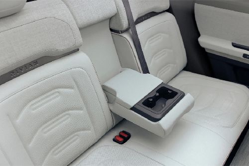 R3 Armrest Rear