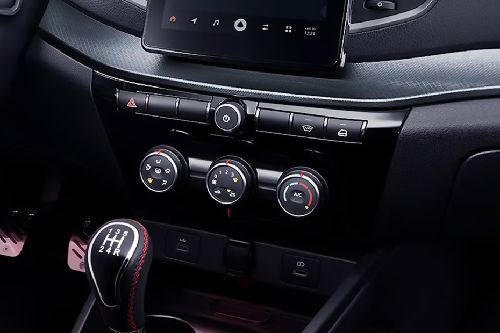 Front AC Controls of Lada Vesta Sportline