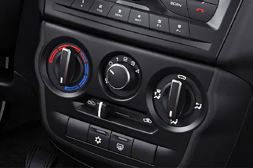 Front AC Controls of Lada Granta Sportline Liftback