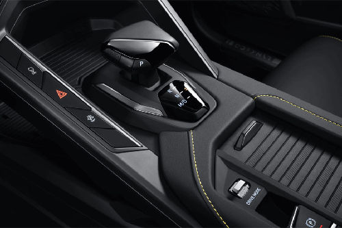 LYNK&CO 06 Gear Shifter