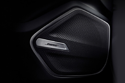 Speakers View of LYNK&CO 09
