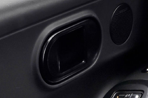 door handle interior of Hyundai Ioniq 3