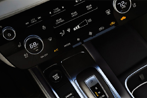Front AC Controls of Infiniti QX60