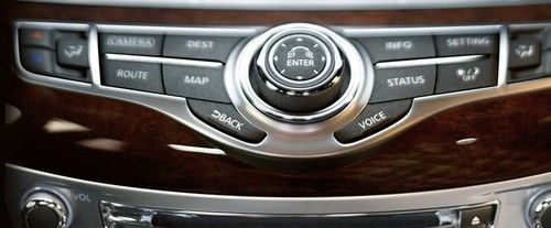 Stereo View of Q70 (2014-2021)