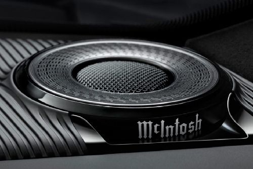 Speakers View of Jeep Grand Wagoneer