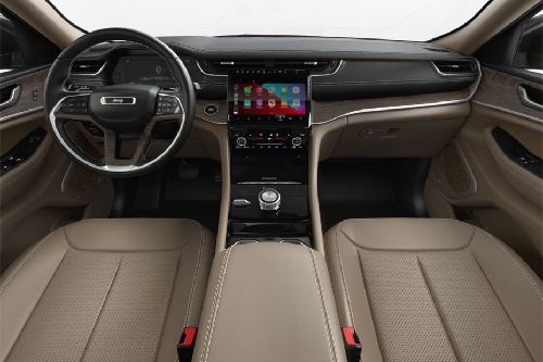 Dashboard View of Grand Cherokee L