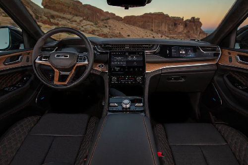 Dashboard View of Grand Cherokee