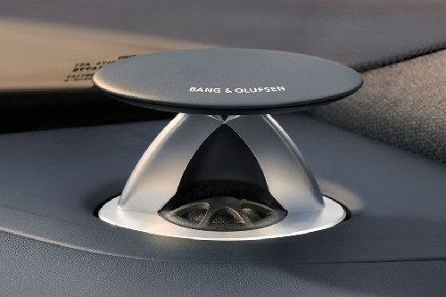 Speakers View of Audi Q8