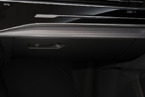 Audi SQ7 Glove Box