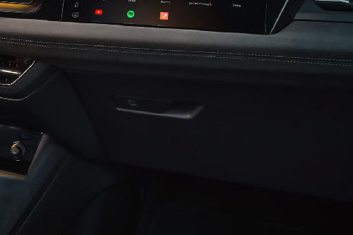 Audi SQ6 Sportback e-tron Glove Box