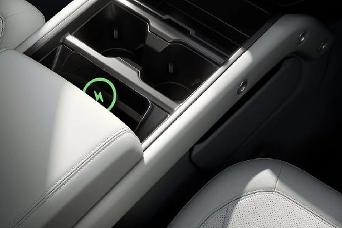 Power Accessories Outlet View of Land Rover DEFENDER 110