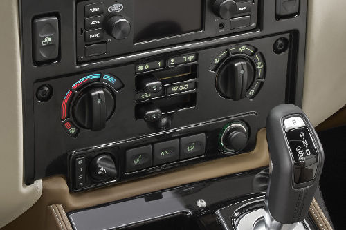 Front AC Controls of Land Rover Classic Defender