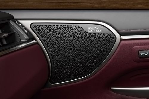 Speakers View of Lexus ES 2026