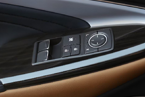 Lexus RC Drivers Side In Side Door Controls