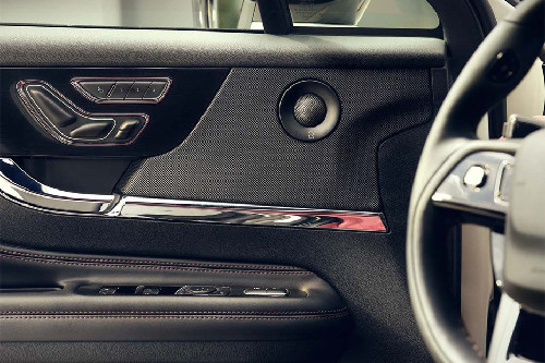 Lincoln Corsair Inside Of Drivers Side Open Door