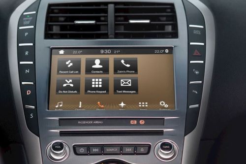 Stereo View of MKZ