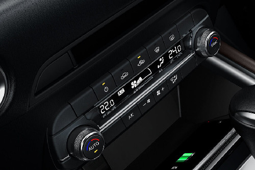 Front AC Controls of Mazda CX-5