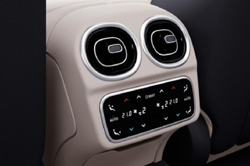 C-Class Sedan Rear AC Controls