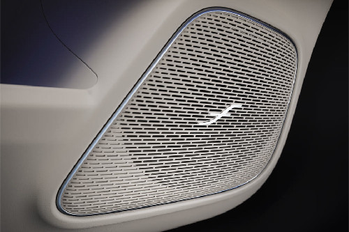 Speakers View of Mercedes-Benz GLA-Class