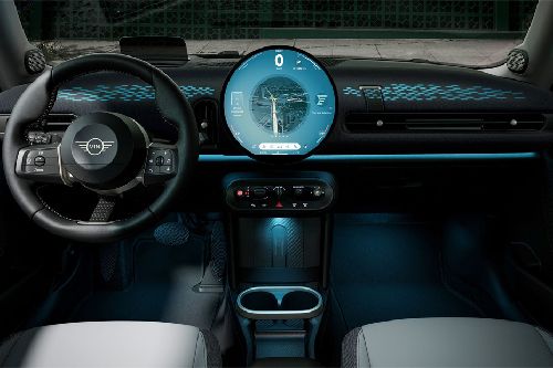Dashboard View of 3 Door