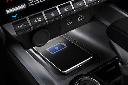 Power Accessories Outlet View of Mitsubishi Destinator