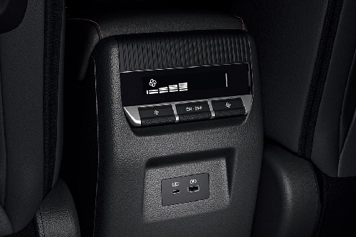 Destinator Rear AC Controls