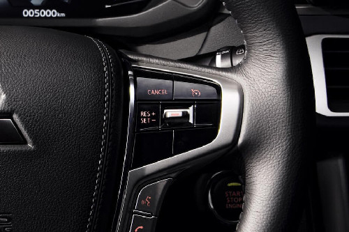 Mitsubishi Xpander Cross Multi Function Steering