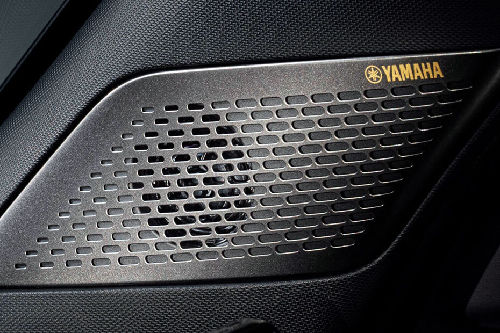 Speakers View of Mitsubishi Pajero