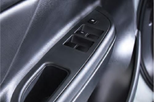 Mitsubishi L200 (2022-2024) Inside Of Drivers Side Open Door