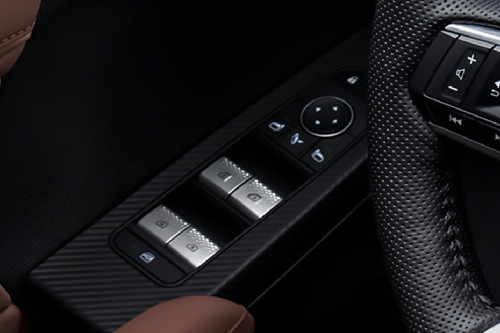 Mitsubishi Outlander Drivers Side In Side Door Controls