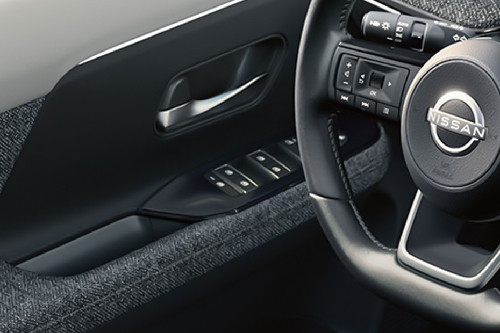 Nissan Kicks Drivers Side In Side Door Controls
