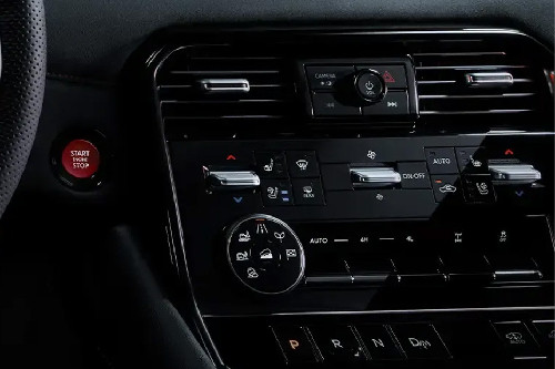 Front AC Controls of Nissan Patrol Nismo