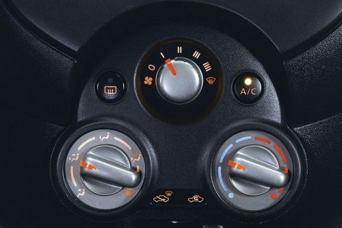 Front AC Controls of Nissan Micra