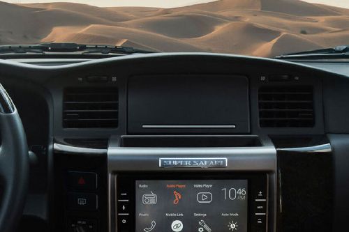 Front AC Controls of Nissan Patrol Safari