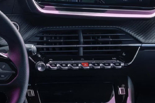 Front AC Controls of Peugeot 2008