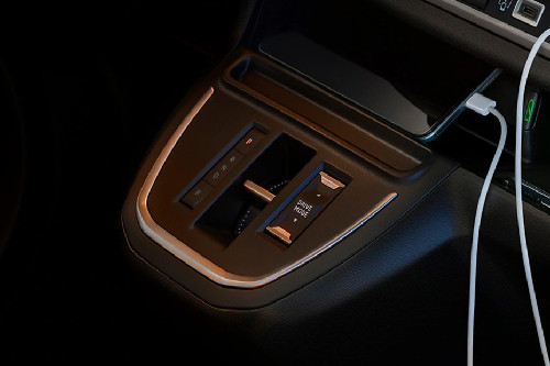 Center Controls of Peugeot Traveller