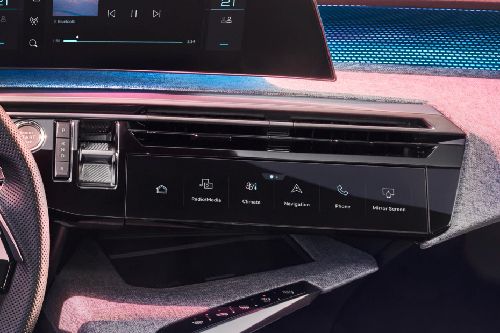 Front AC Controls of Peugeot 3008