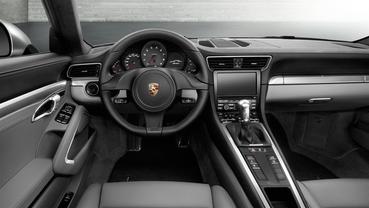 Dashboard View of 911 Carrera 4S