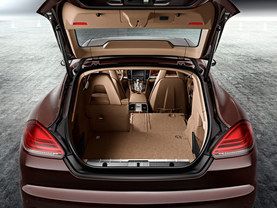 Panamera 4 Trunk Open