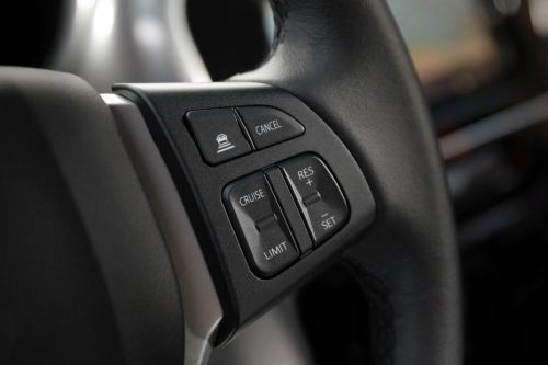 Suzuki Vitara (2022) Multi Function Steering