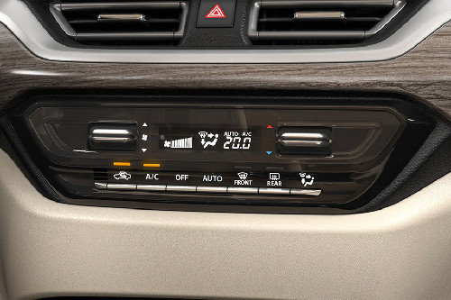Front AC Controls of Suzuki Dzire