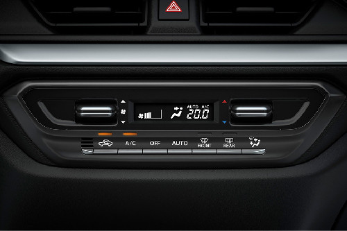Front AC Controls of Suzuki Swift