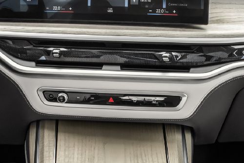 Front AC Controls of BMW X7