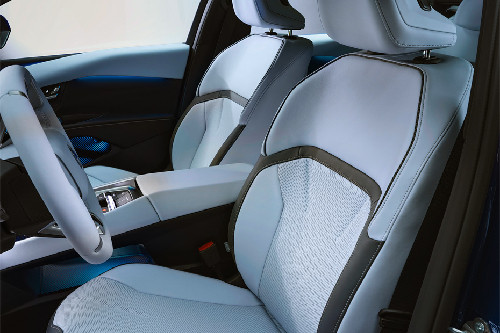 i3 Front Seats