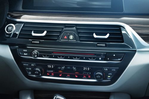 Side AC Controls of BMW 5 Series Sedan