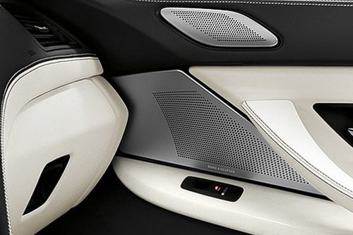 Speakers View of BMW M6 Convertible