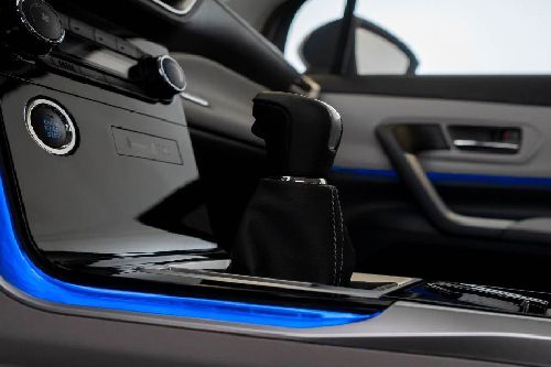 Toyota Veloz Gear Shifter