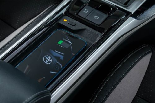 Power Accessories Outlet View of Toyota Veloz