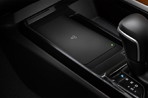 Power Accessories Outlet View of Toyota Camry Hybrid