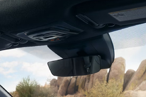 Corolla Cross facelift  Courtesy Lamps